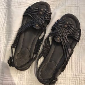 Frye sandals black size 7